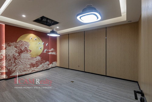 370 Sqm Office Space For Rent in Tonle Basak, Near Aeon Mall