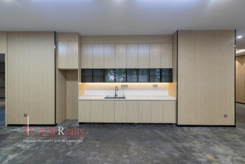 370 Sqm Office Space For Rent in Tonle Basak, Near Aeon Mall