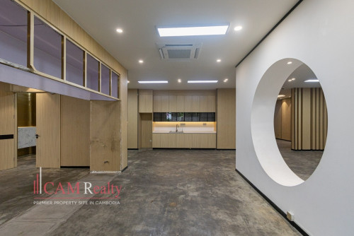 370 Sqm Office Space For Rent in Tonle Basak, Near Aeon Mall