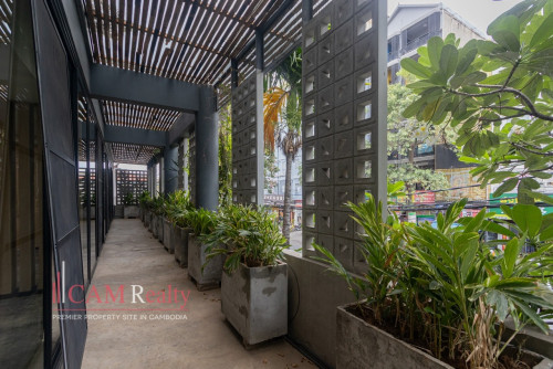 370 Sqm Office Space For Rent in Tonle Basak, Near Aeon Mall