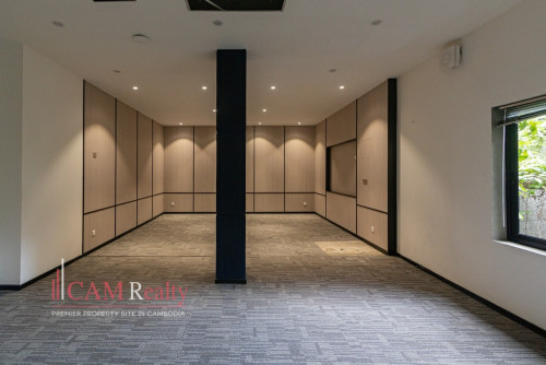 370 Sqm Office Space For Rent in Tonle Basak, Near Aeon Mall