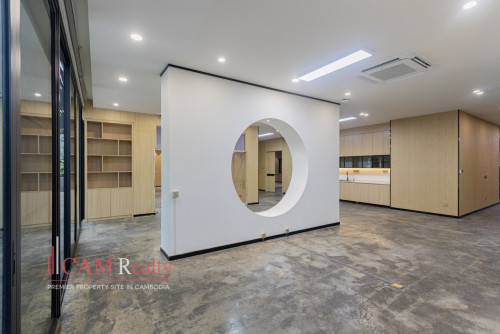 370 Sqm Office Space For Rent in Tonle Basak, Near Aeon Mall