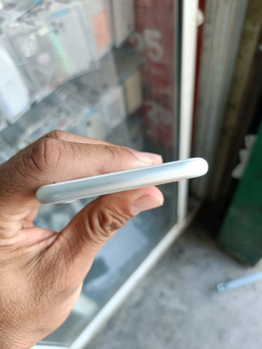 8G សានុំ99%អត់ជាប់អី