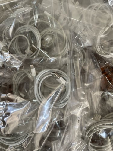 Cable iPhone original secondhand sale 1= 4$