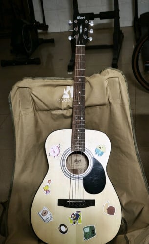 Cort acoustic guitar ចរចារបាន