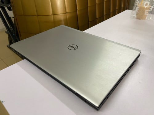 Dell Inspiron 17