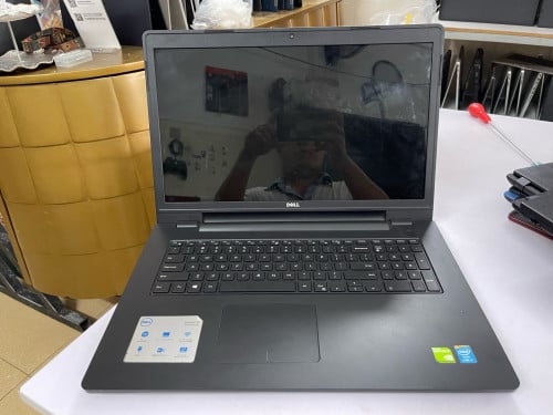 Dell Inspiron 17
