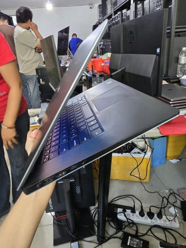 Dell Precision 5540 Touch Screen 15.6" លំដាប់ Mobile Workstation
