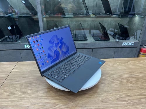 Dell Vostro 3520 (study&working)