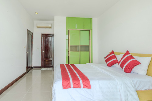 Fully Furnished 3 Bedroom - Service Apartment