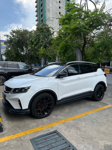 Geely Coolray 2024 ពណ៌សរ​ ស្អាតទឹកថ្នាំសុីន​ ឬវ៉ៃដូរឆ្នាំខ្ពស់ថែមលុយវិញ