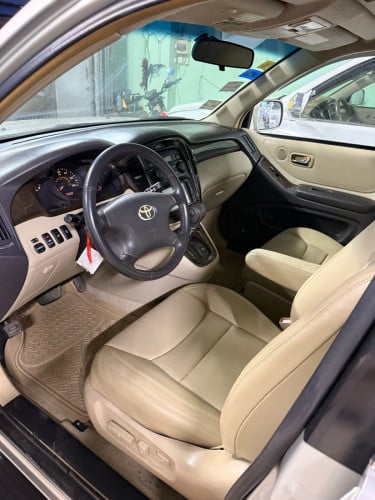 Highlander 2001 Limited បើកដំបូល ប៉ុងមួយ ប្រភេទឡានមូលសានុំស្រីន ថ្មីខ្លាំង