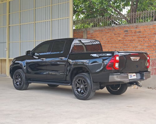 Hilux Revo Premuim Plus 2023 សុីនមួយជុំ