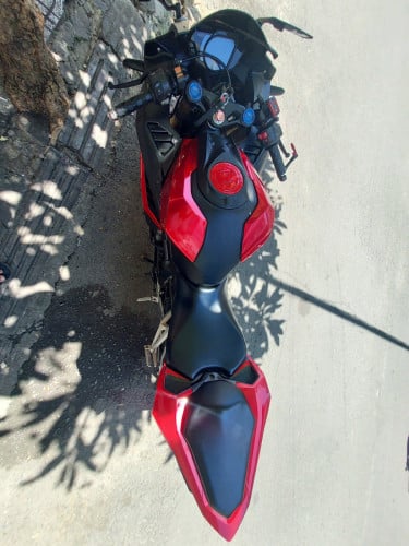 Honda CbR 250cc កាត់ក្រី