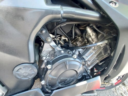 Honda CbR 250cc កាត់ក្រី