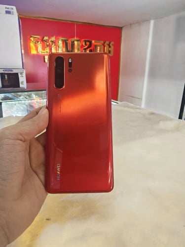 Huawei P30pro ram8G/512G sim2 ស្អាត99% ថ្មកាន់ សេវាខ្លាំង ថតស្អាត internetលឿន ធានាហ្សីនសុំនុំ