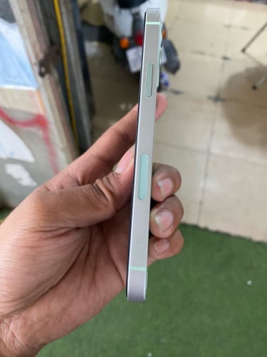 IPhone 12 256G អេក្រង់ហ្សុីនដានតិចៗអត់ស្គេនរូបរាងនៅស្អាត 98% លក់ 145$(ទីតាំងភ្នំពេញជិតវេងស្រេង)