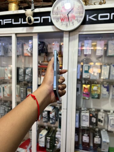 iPhone 13pro max 🍏128GB LLA Battery 89% 🔋 តួស្អាត 99% សំណុំហ្សីន អត់ជាប់អី(ធានា1ខែ)