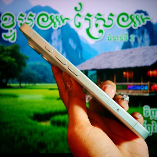 iPhone 16 ZP ថ្ម100% (វ៉ៃដូរបាន)មានធានាច្បាស់លាស់ត្រឹមត្រូវ