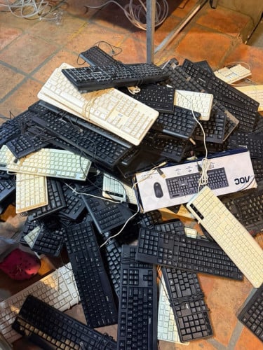 Keyboard មួយទឹក 6000៛ 6000៛ បងយក10ឡើងបងៗ ឆាត 🥰🥰🥰📲❤️