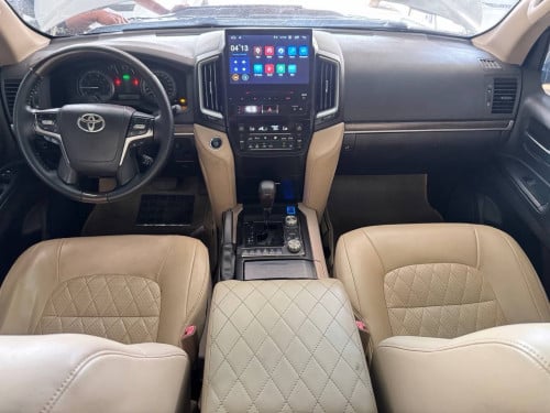 Land Cruiser 09 ឡេីង021​ ក្នុងក្រៅ​ ហ្វួលពេញ​ បេីកដំបូល​ ទូទឹកកក​