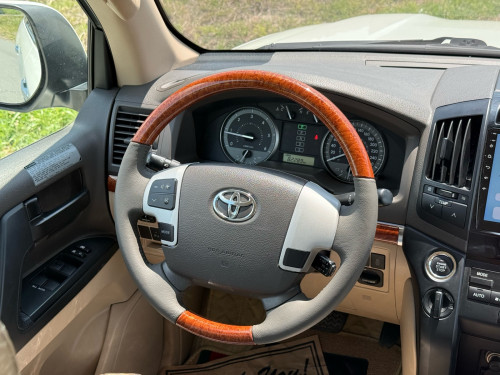 Land Cruiser GXR 2014 V8 ម៉ាស៊ូត អារ៉ាប់