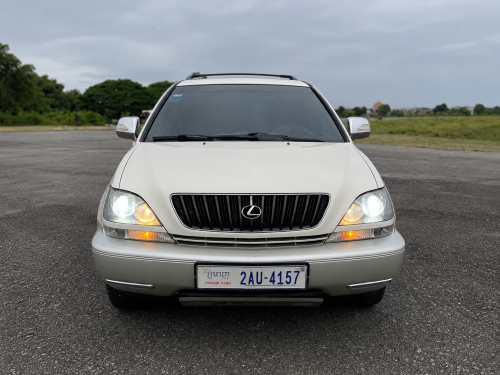 Lexus 300 ប៉ុង1 ឆ្នាំ 00 ម៉ាញ៉ែត MC 11900