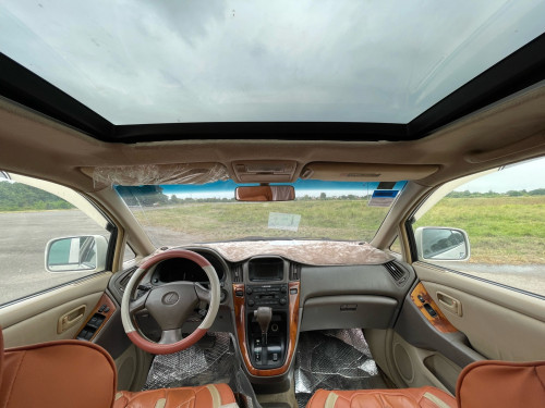 Lexus 300 ប៉ុង1 ឆ្នាំ 00 ម៉ាញ៉ែត MC 11900