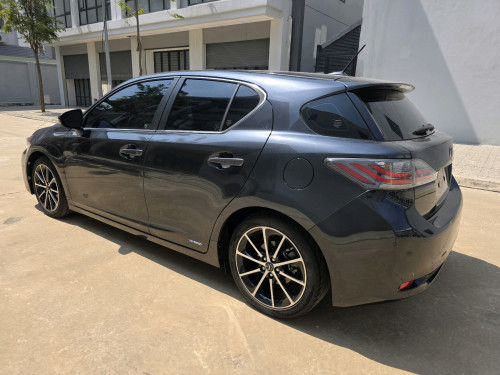Lexus CT 200h Full Premium ឆ្នាំ 2011