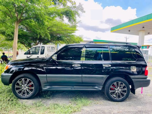 LX 470 ឆ្នាំ 2001 ឡានស្អាតអត់បុកអត់ប៉ះម៉ាស៊ីនប្រអប់លេខអេម
