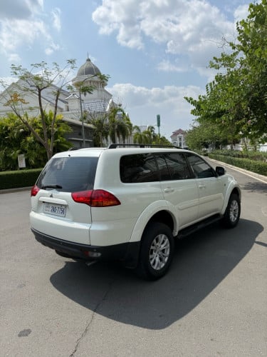 Mitsubishi Pajero Sport 2015