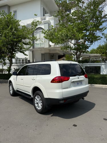 Mitsubishi Pajero Sport 2015