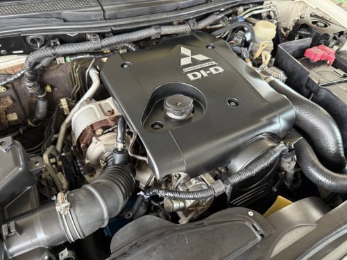 Mitsubishi Pajero Sport 2015