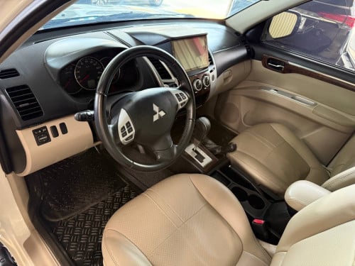 Mitsubishi Pajero Sport 2015