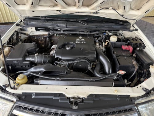 Mitsubishi Pajero Sport 2015