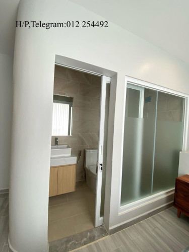 Modern 2 Beds Apartment for Rent
