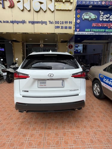 Nx200t F-Sport 2017 ឡានស្អាត Auto Check កប់