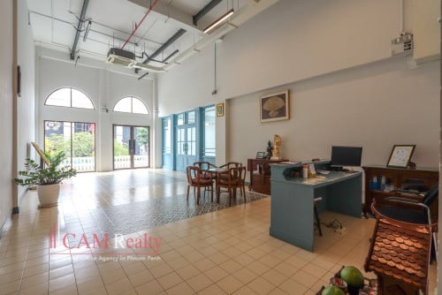 Office & Retails Space For Rent in SAYON Building