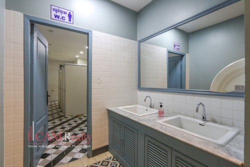 Office & Retails Space For Rent in SAYON Building