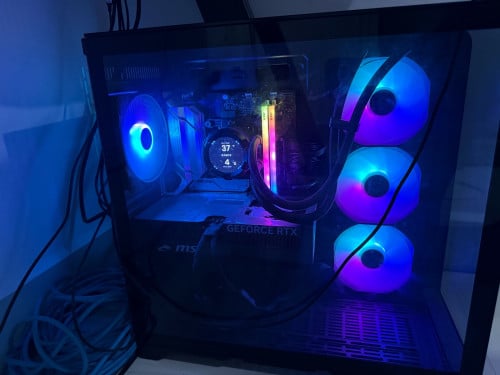 PC And Monitor 5060TI X MSI 32Inch