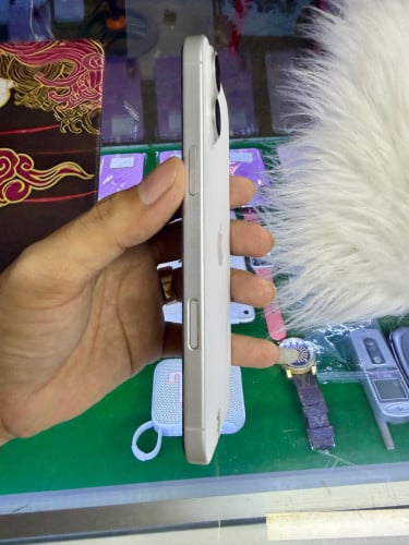 Phone 16 Plus Color White🤍មួយទឹកថ្ម91%🔋128G lock simប្រើបានសុីម2សេវាដើរស្មូតល្អគ្រប់ប្រពន្ធ័⭐️
