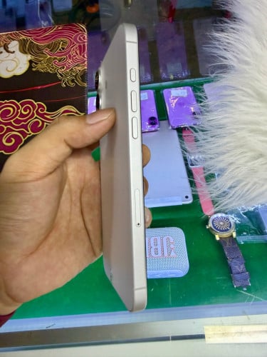 Phone 16 Plus Color White🤍មួយទឹកថ្ម91%🔋128G lock simប្រើបានសុីម2សេវាដើរស្មូតល្អគ្រប់ប្រពន្ធ័⭐️