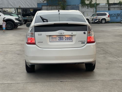 Prius 08 full option ក្នុលឿង