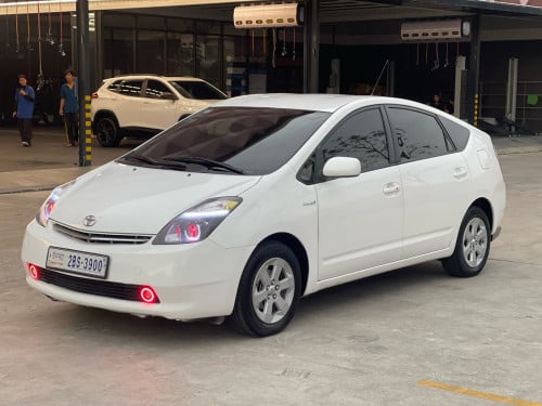 Prius 08 full option ក្នុលឿង