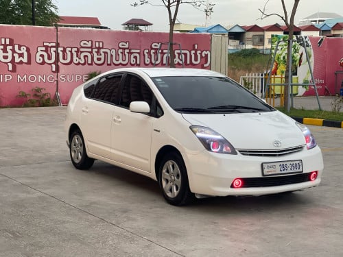 Prius 08 full option ក្នុលឿង