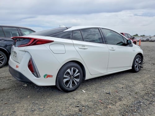 Prius PRIME 2017 ស​ កាម៉ៃ​ ប៉ះកម្រិតស្រាល