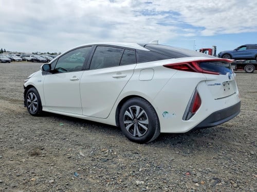 Prius PRIME 2017 ស​ កាម៉ៃ​ ប៉ះកម្រិតស្រាល