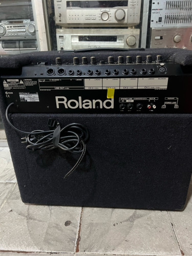 Roland KC550