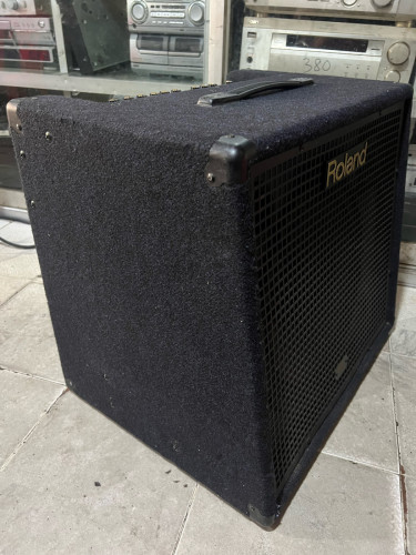 Roland KC550