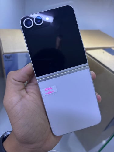 SAMSUNG Z Flip 612GB/256Gស្អាត99%